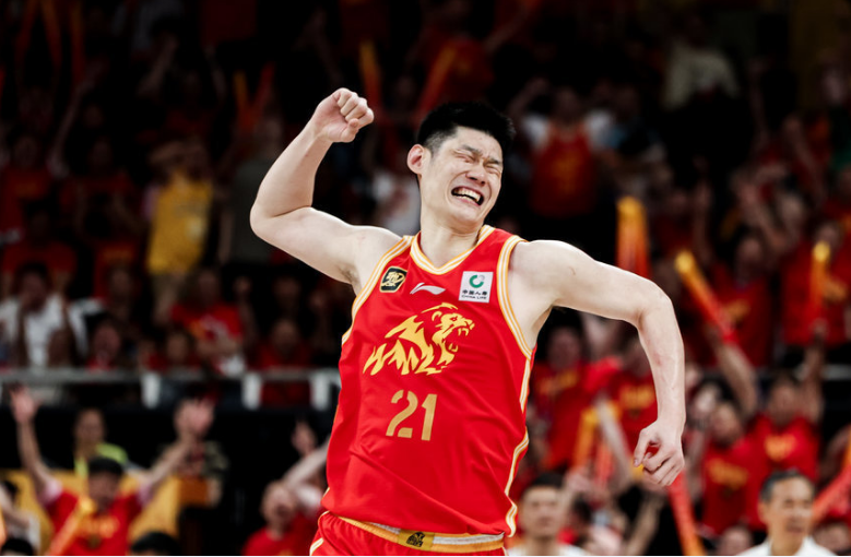 百家乐网站-广厦半场49-49上海：胡金秋22分大爆发 张镇麟王哲林陷犯麻烦规